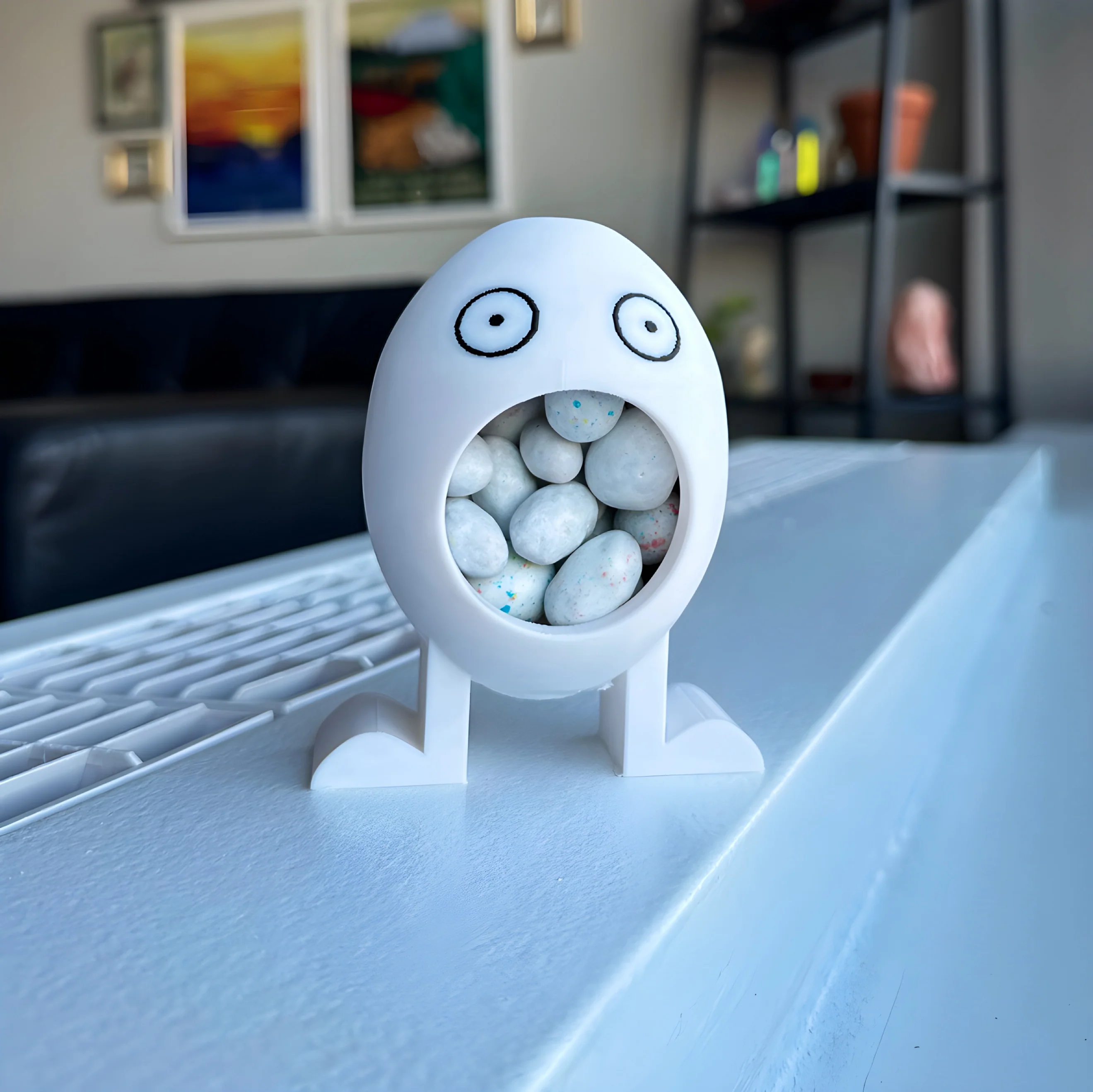 Feed Eggs Egg Figurine - Image 11
